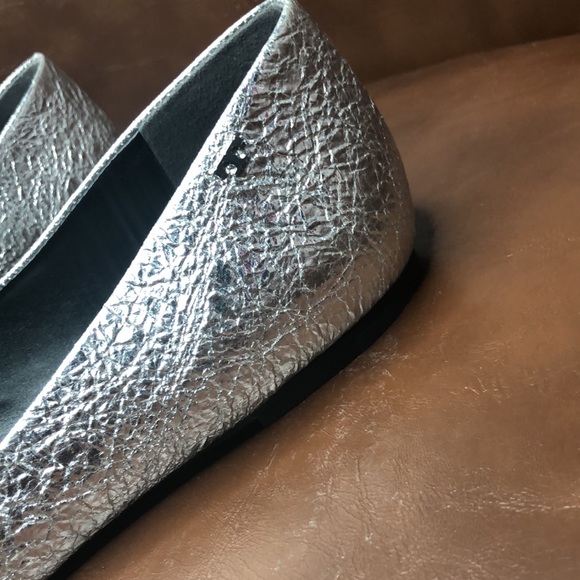 Tory Burch Victoria Crinkled Ballet Flat - Picture 6 of 10